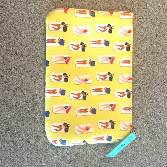 IPSY makeup ouch - FREE WITH PURCHASE - Picture 1 of 1